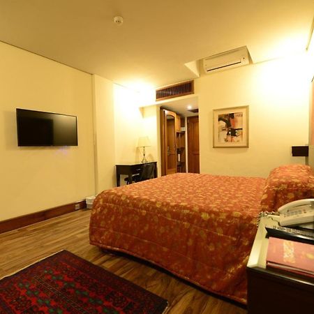 Regency Inn Hotel Лахор Екстер'єр фото
