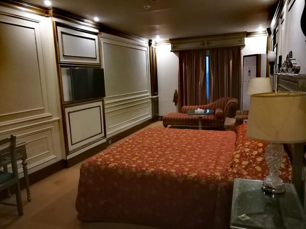 Regency Inn Hotel Лахор Екстер'єр фото