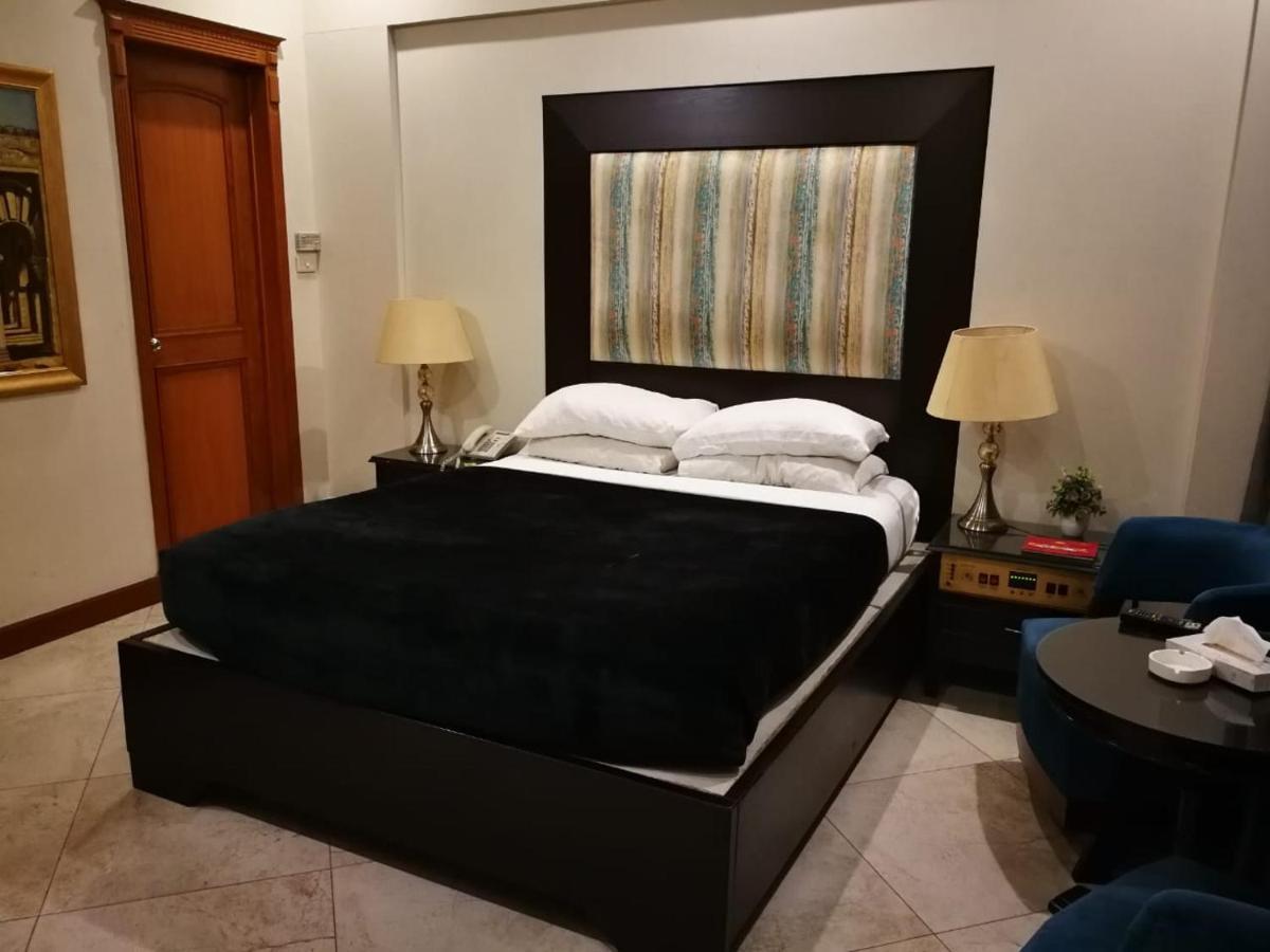 Regency Inn Hotel Лахор Екстер'єр фото