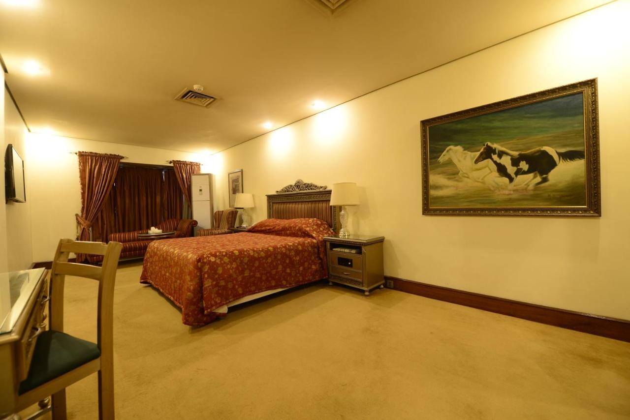 Regency Inn Hotel Лахор Екстер'єр фото
