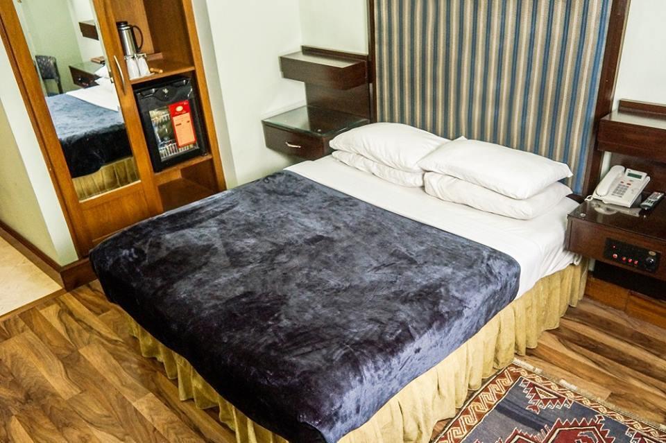 Regency Inn Hotel Лахор Екстер'єр фото