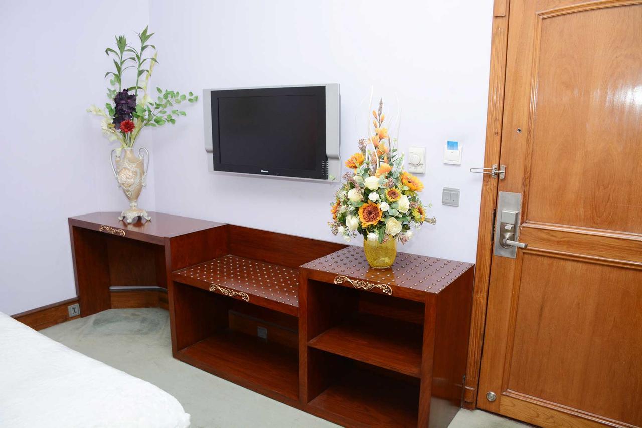 Regency Inn Hotel Лахор Екстер'єр фото