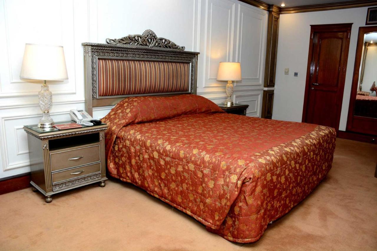 Regency Inn Hotel Лахор Екстер'єр фото