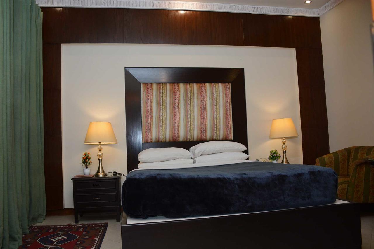 Regency Inn Hotel Лахор Екстер'єр фото