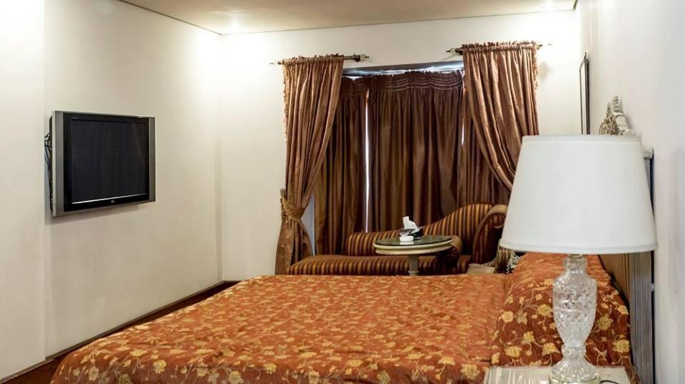 Regency Inn Hotel Лахор Екстер'єр фото