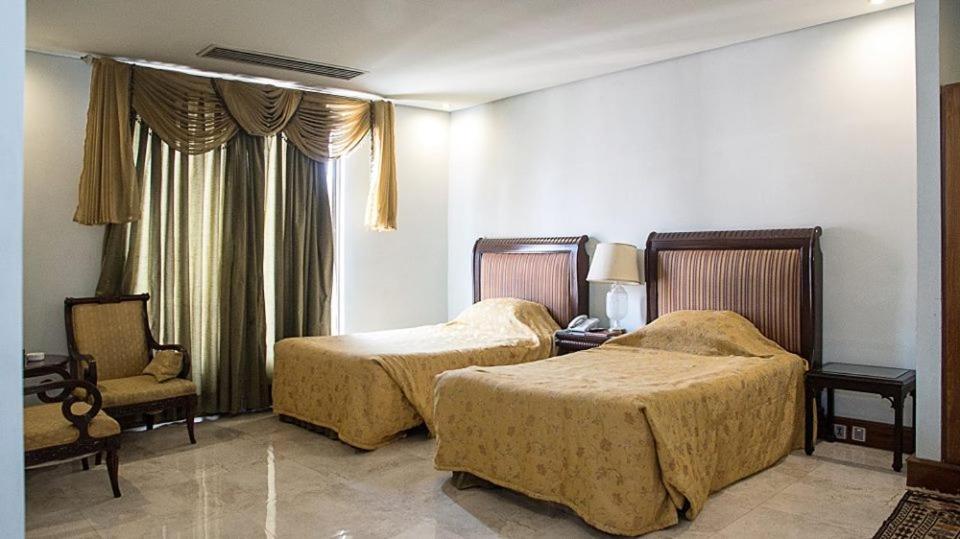 Regency Inn Hotel Лахор Екстер'єр фото